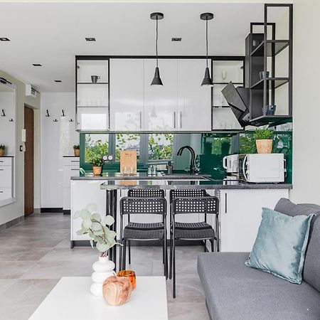 Superapart Saska 48A, Sleek 6Th-Floor Studio With Balcony & Elevator Access Warschau Buitenkant foto