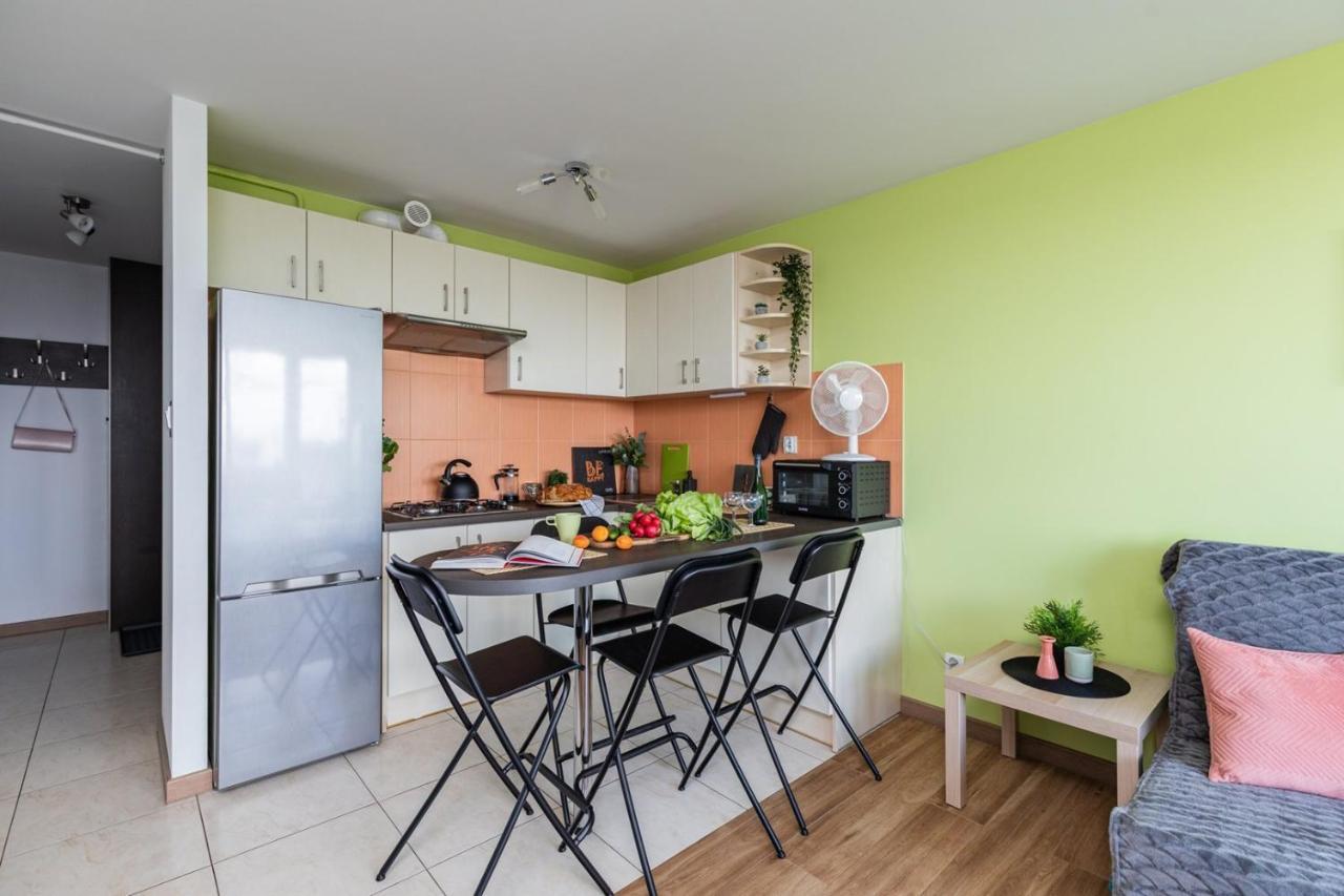 Superapart Saska 48A, Sleek 6Th-Floor Studio With Balcony & Elevator Access Warschau Buitenkant foto