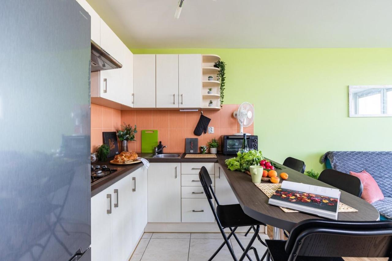 Superapart Saska 48A, Sleek 6Th-Floor Studio With Balcony & Elevator Access Warschau Buitenkant foto