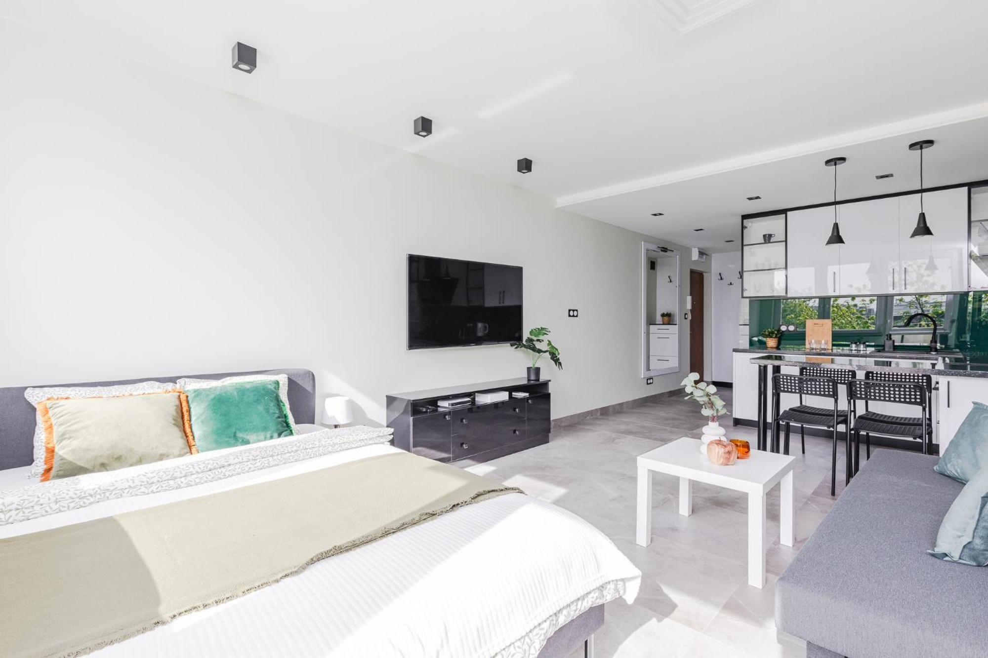 Superapart Saska 48A, Sleek 6Th-Floor Studio With Balcony & Elevator Access Warschau Buitenkant foto