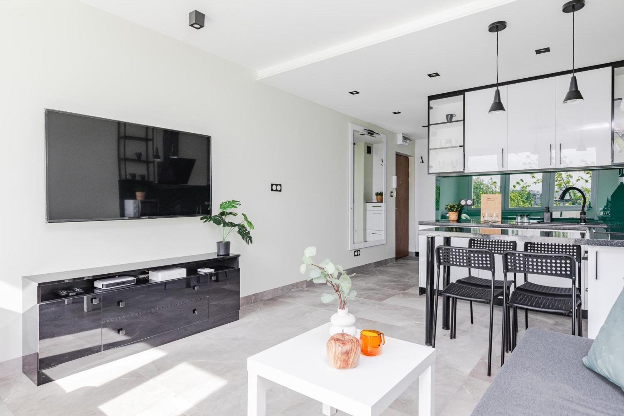 Superapart Saska 48A, Sleek 6Th-Floor Studio With Balcony & Elevator Access Warschau Buitenkant foto