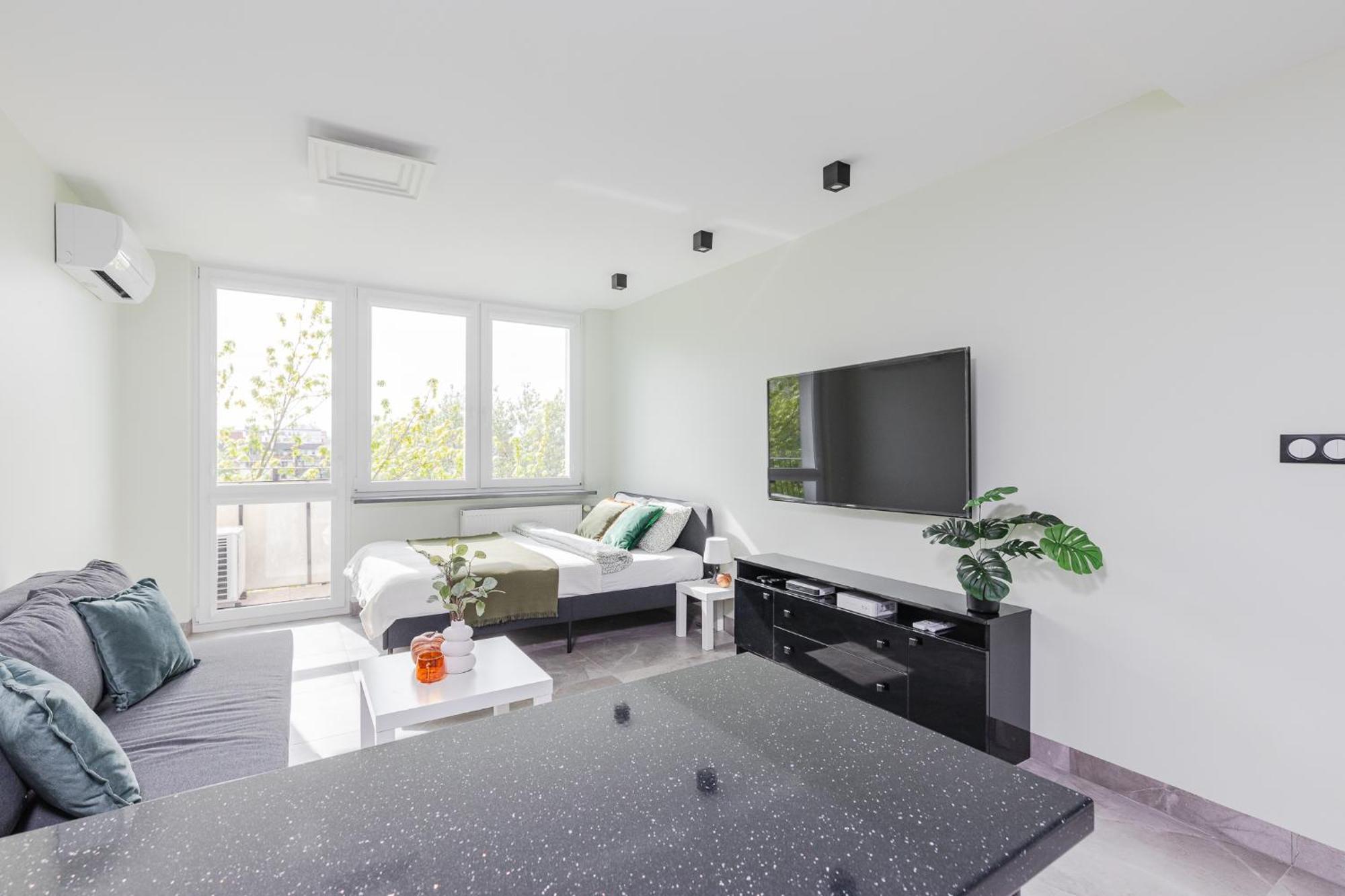 Superapart Saska 48A, Sleek 6Th-Floor Studio With Balcony & Elevator Access Warschau Buitenkant foto